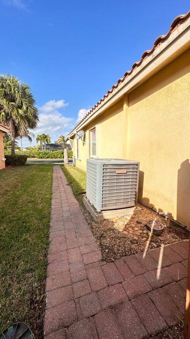 House for rent at 19010 SW 10th St, Hollywood, FL 33029