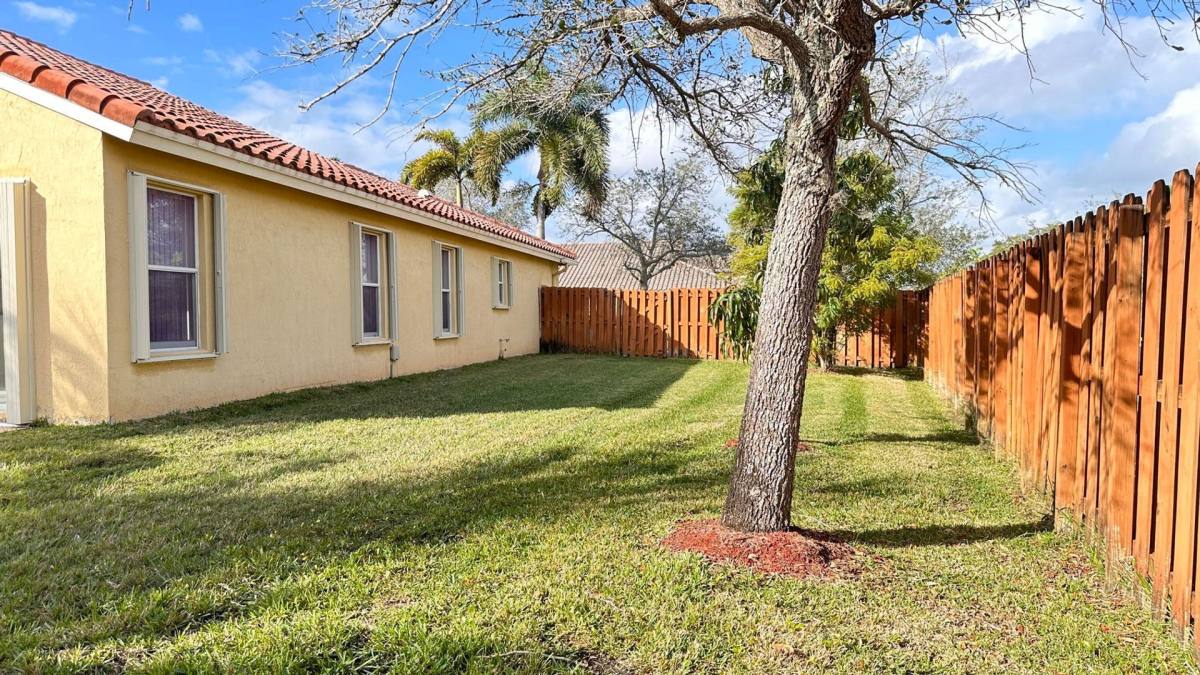 House for rent at 19010 SW 10th St, Hollywood, FL 33029
