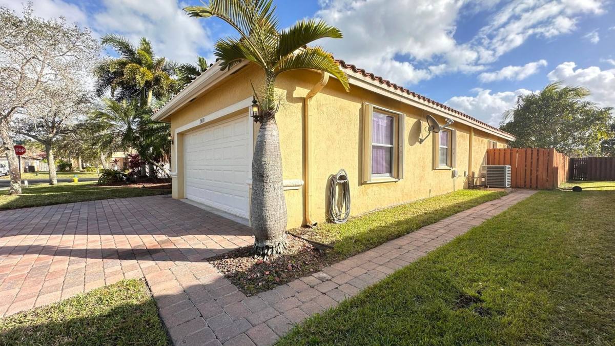 House for rent at 19010 SW 10th St, Hollywood, FL 33029