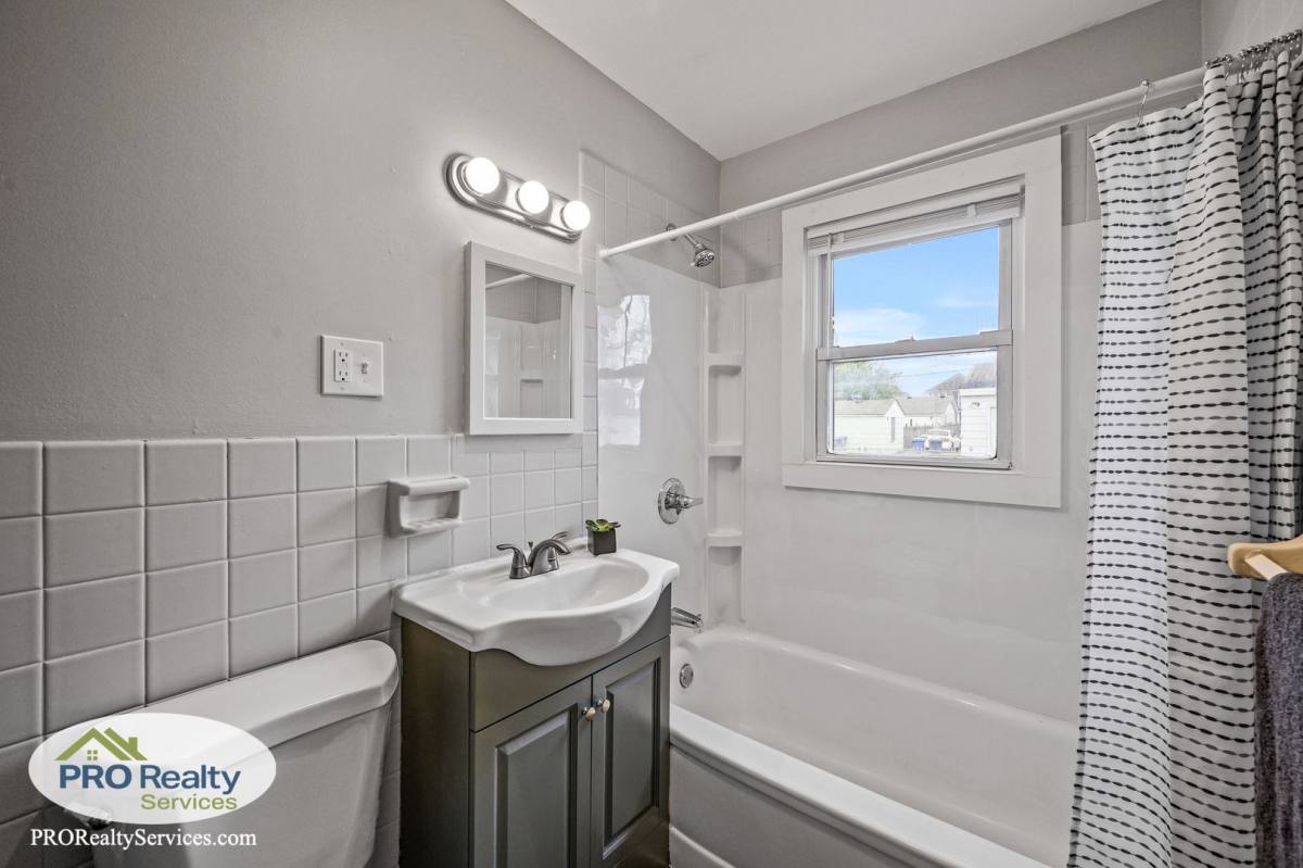 House for rent at 5021 Fremont Ave N, Minneapolis, MN 55430