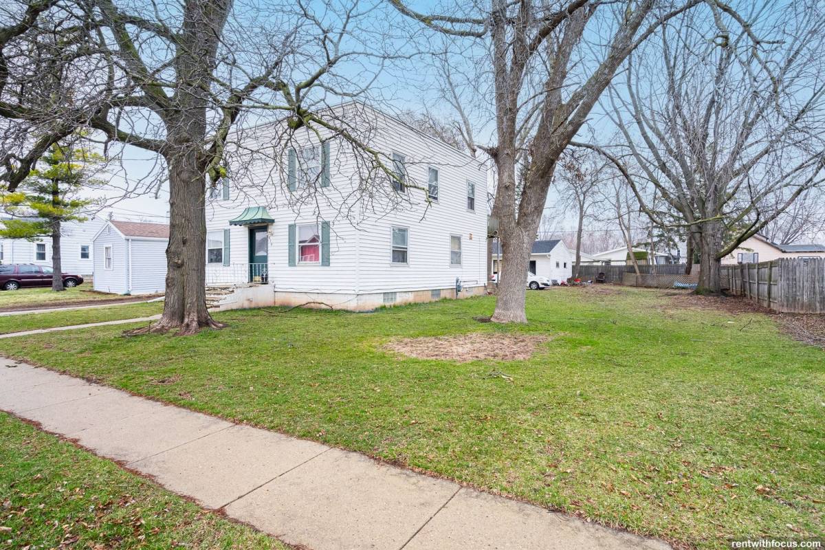 Apartment for rent at 610 Maple St, Neenah, WI 54956