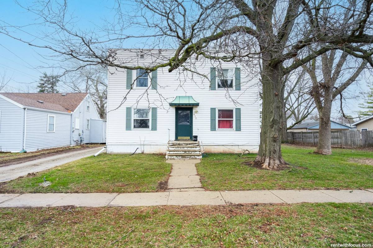 Apartment for rent at 610 Maple St, Neenah, WI 54956