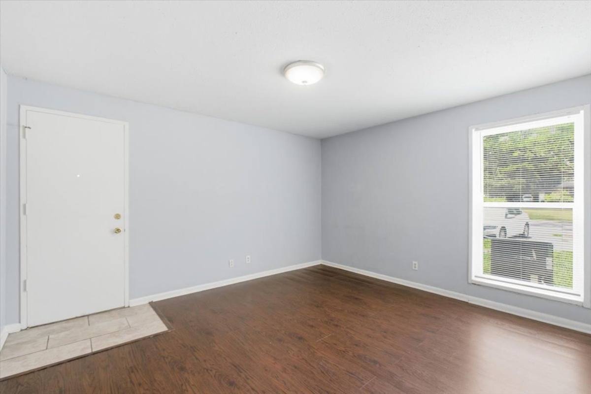 Apartment for rent at 3307 Mayflower St, Jacksonville, FL 32205