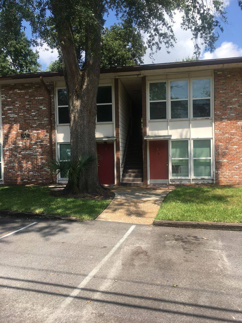 Apartment for rent at 3307 Mayflower St, Jacksonville, FL 32205