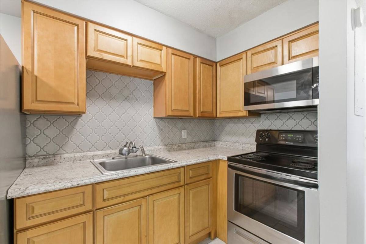 Apartment for rent at 3307 Mayflower St, Jacksonville, FL 32205