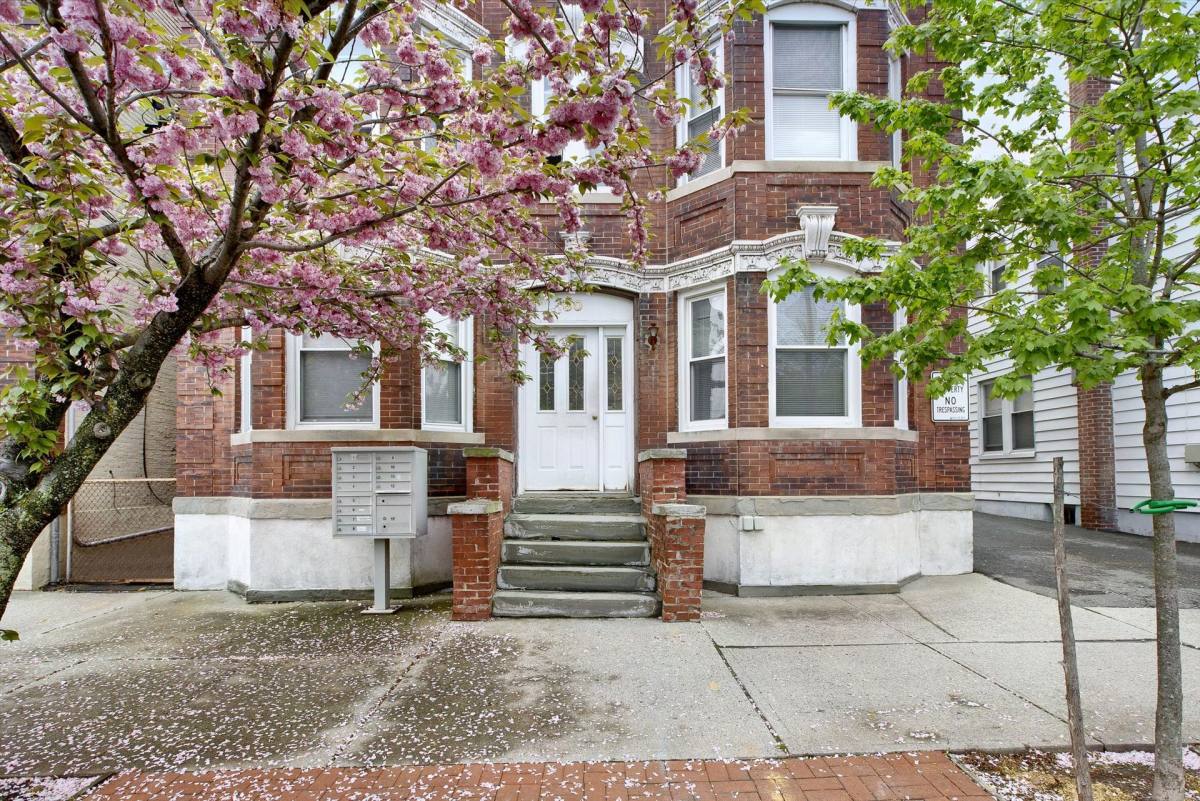 Apartment for rent at 80 Pine St, Montclair, NJ 07042