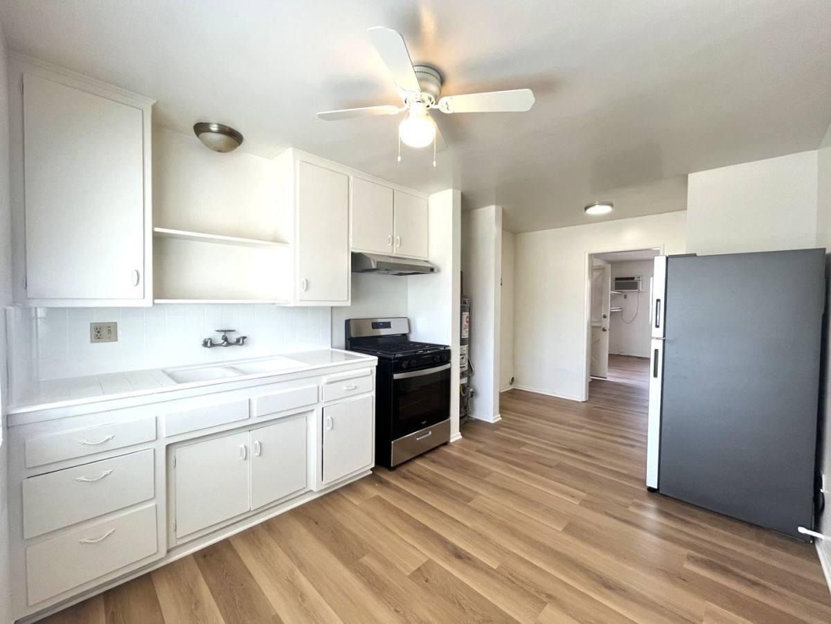 Apartment for rent at 307-319 E 6th St, Azusa, CA 91702