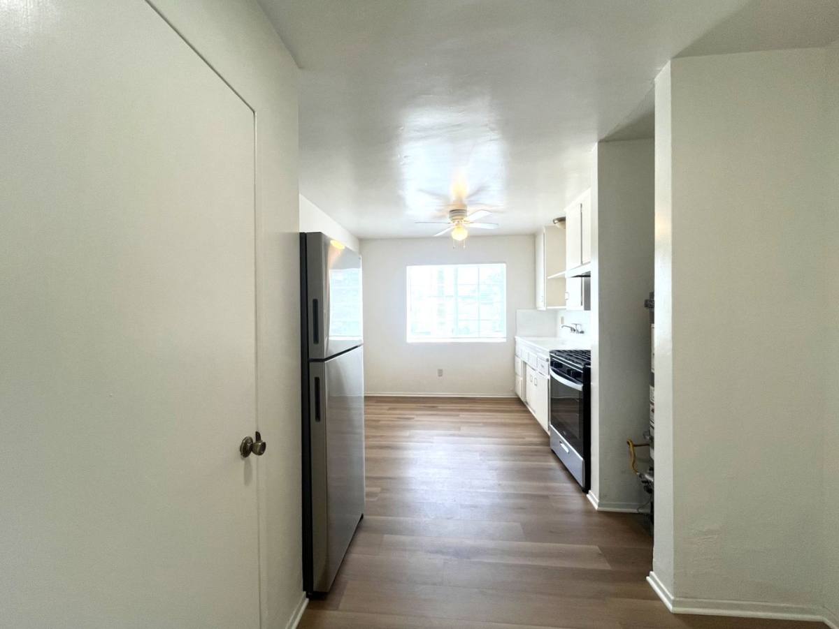 Apartment for rent at 307-319 E 6th St, Azusa, CA 91702