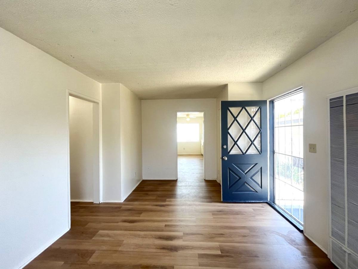 Apartment for rent at 307-319 E 6th St, Azusa, CA 91702