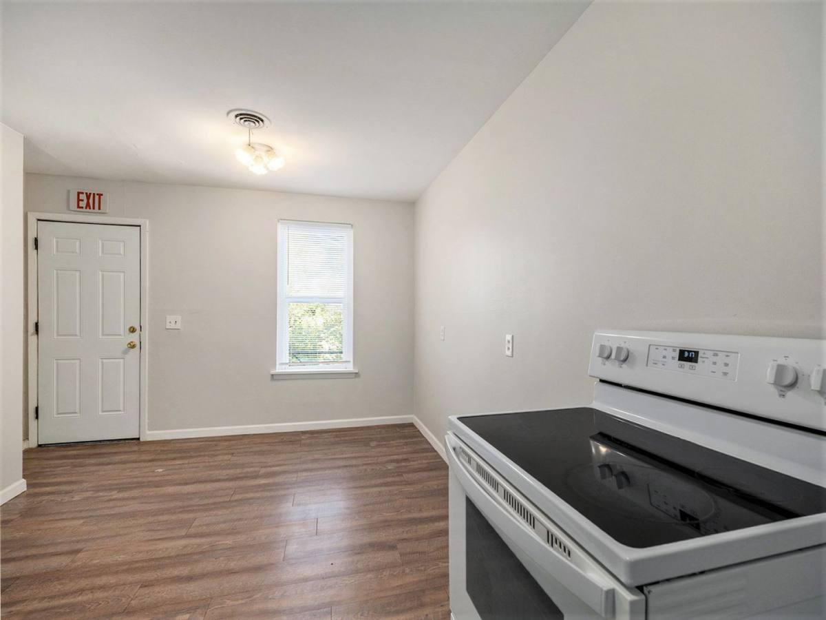 Apartment for rent at 2416 S 16th St, Omaha, NE 68108