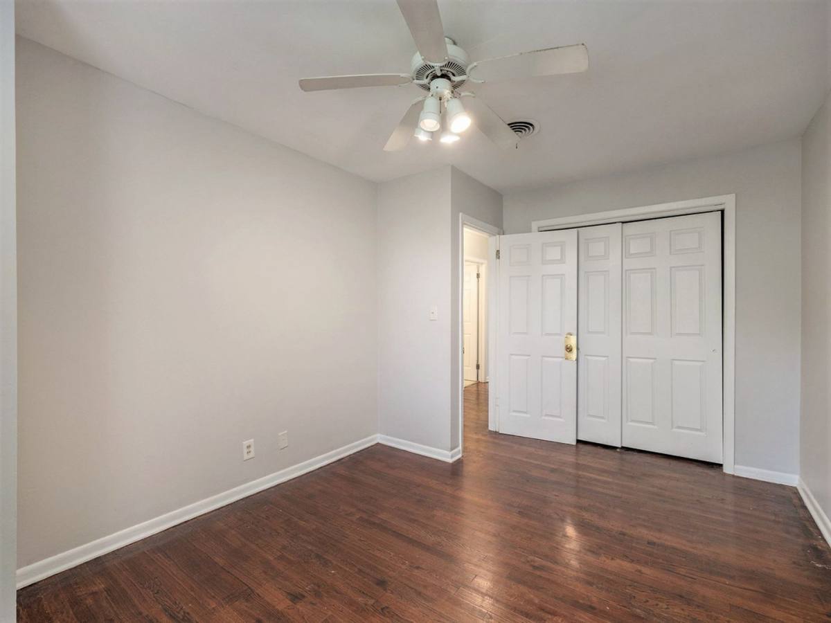 Apartment for rent at 2416 S 16th St, Omaha, NE 68108