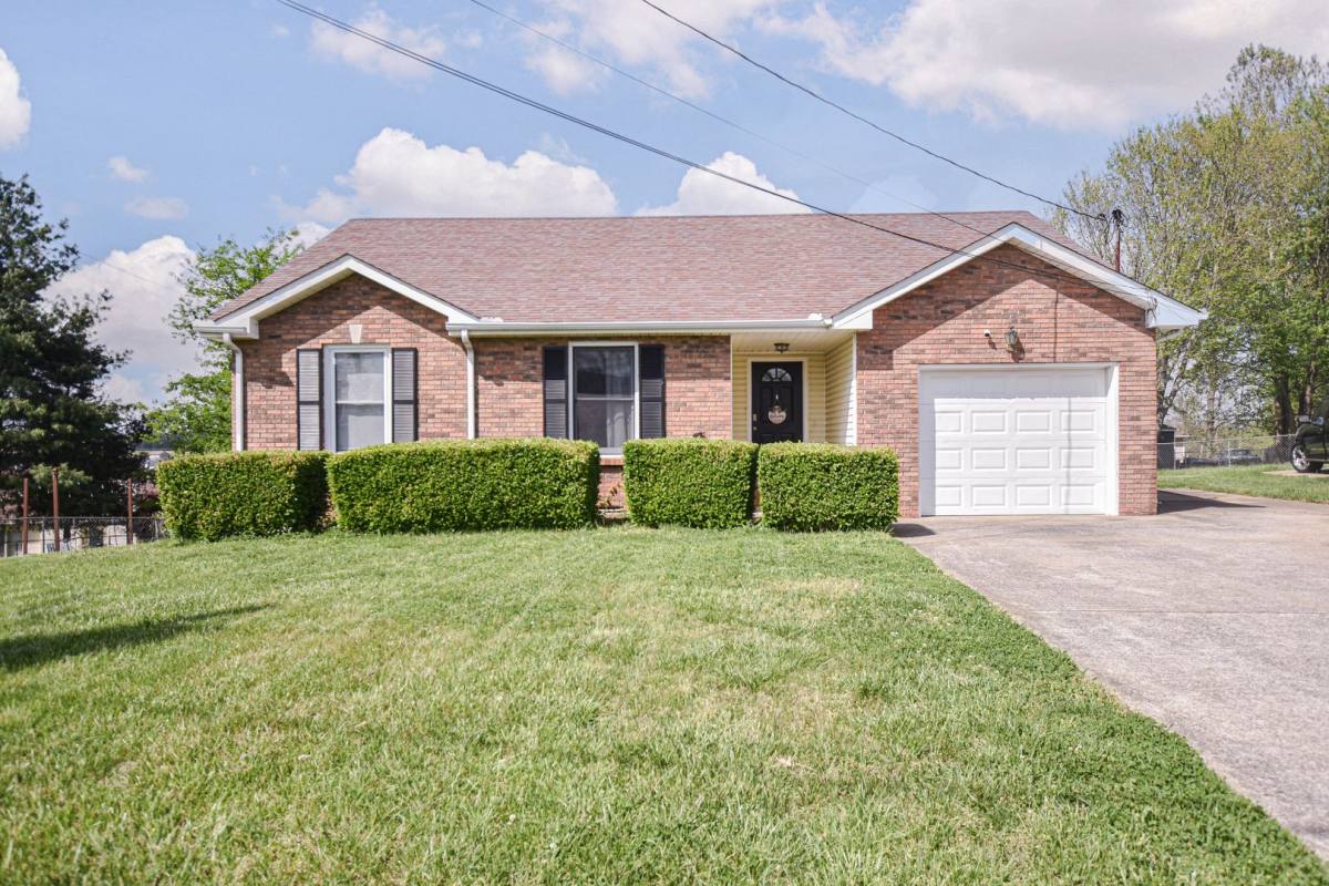 House for rent at 204 Windmeade Circle, Clarksville, TN 37042