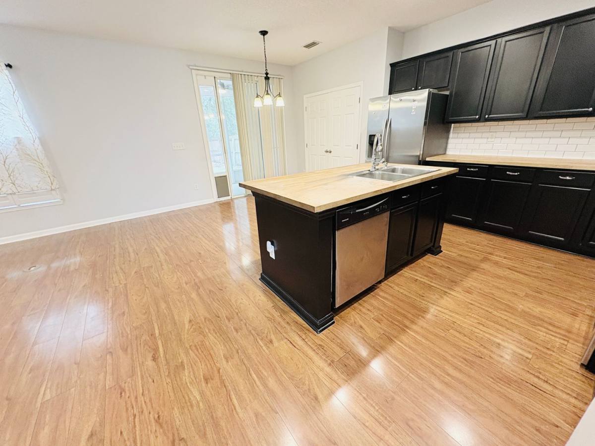 House for rent at 5950 Round Table Rd, Jacksonville, FL 32254
