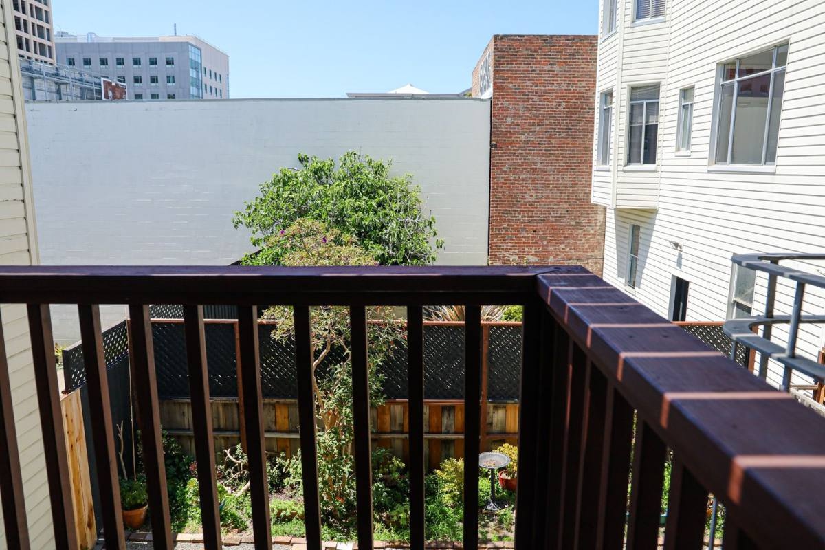 Apartment for rent at 520 Bartlett St, San Francisco, CA 94110