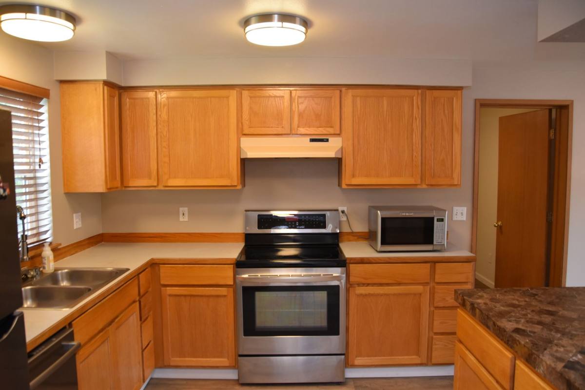 House for rent at 1405 E 38th St, Tacoma, WA 98404