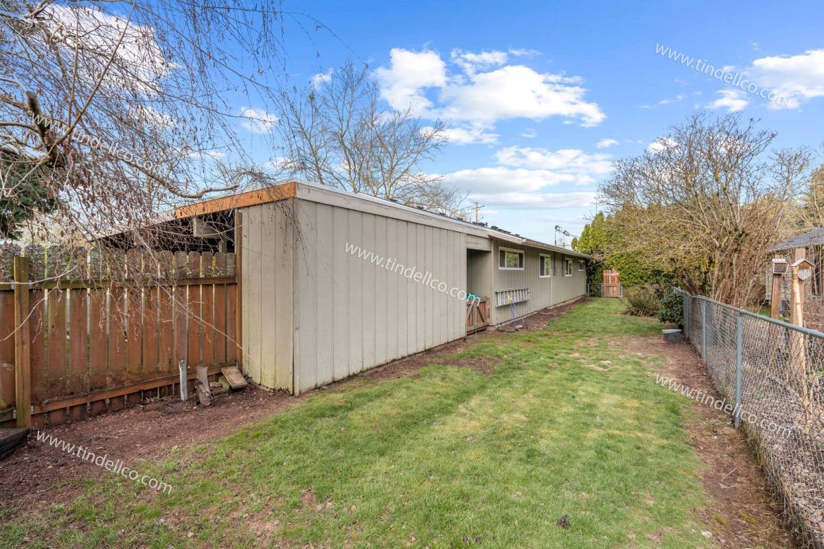 House for rent at 7040 N Carey St, Portland, OR 97203