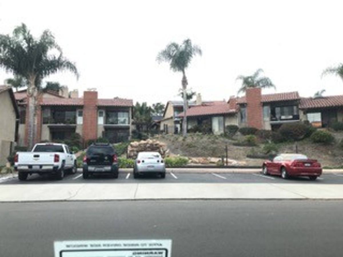 Townhouse for rent at 1911 Estrella De Mar Court, Carlsbad, CA 92009