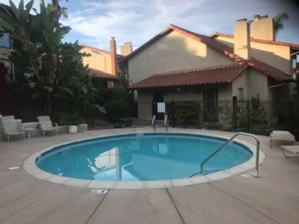Townhouse for rent at 1911 Estrella De Mar Court, Carlsbad, CA 92009