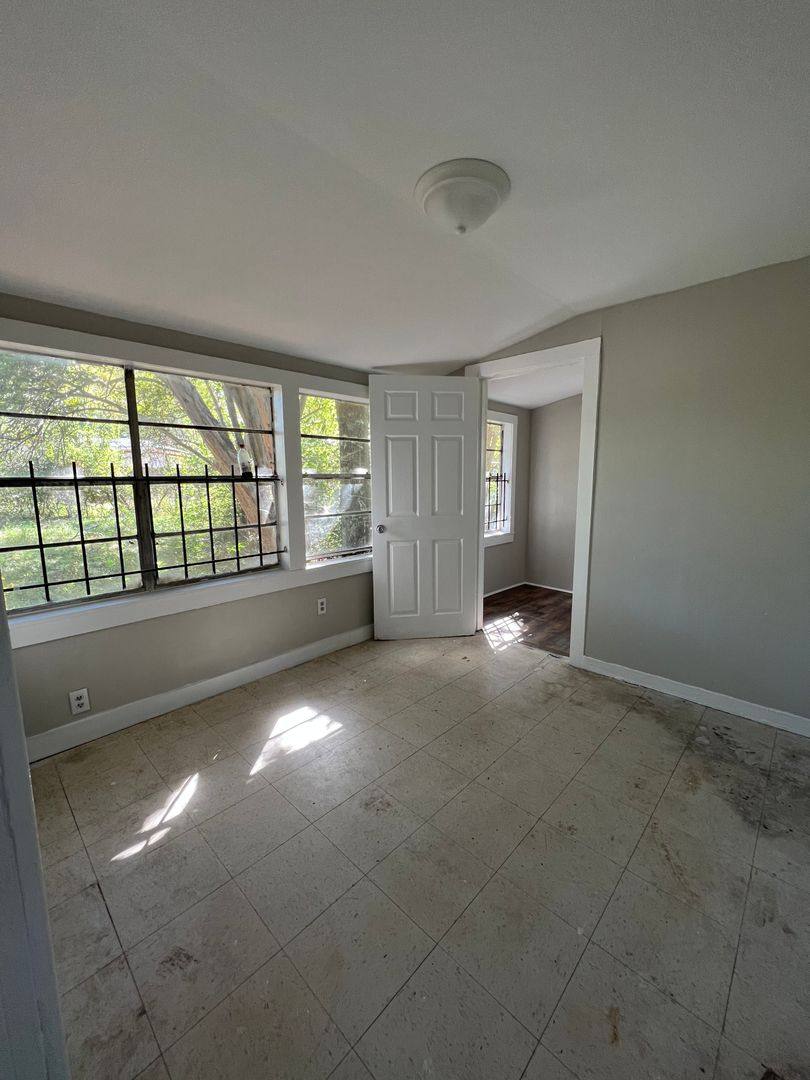 House for rent at 2413 Queens Highway, Shreveport, LA 71103