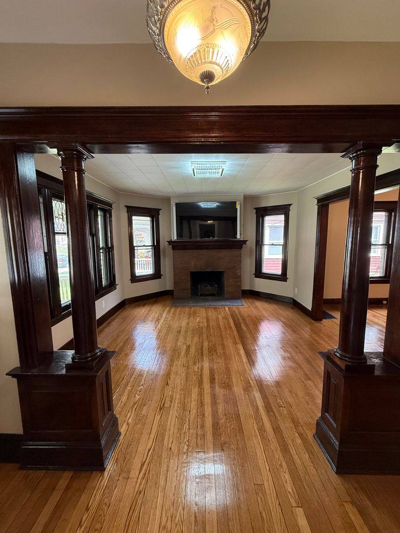 Apartment for rent at 260-262 Oxford St, Hartford, CT 06105