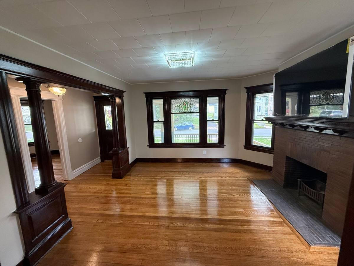 Apartment for rent at 260-262 Oxford St, Hartford, CT 06105