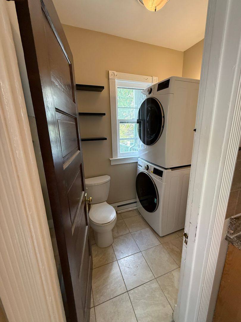 Apartment for rent at 260-262 Oxford St, Hartford, CT 06105