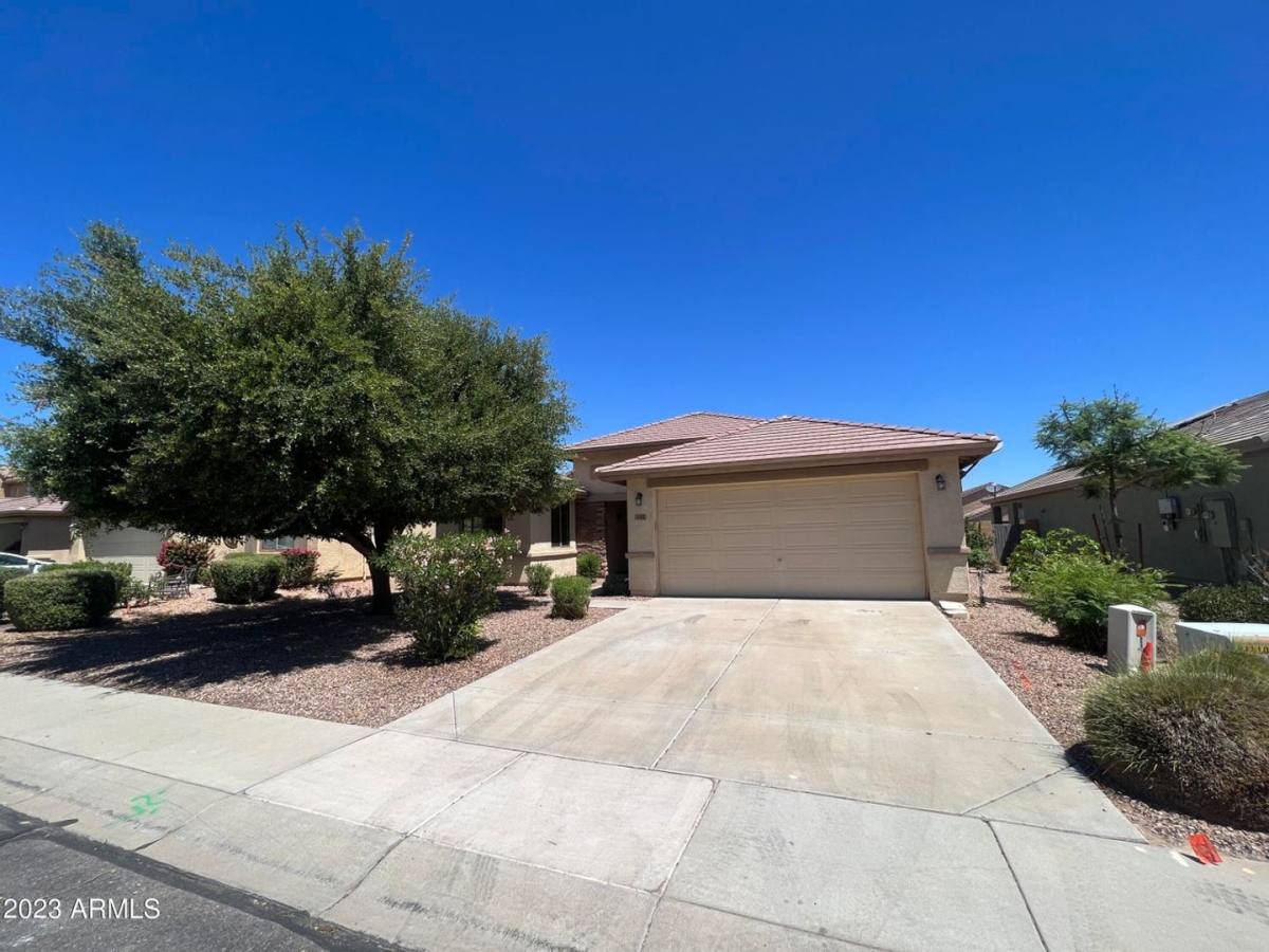 House for rent at 654 W Desert Mountain Dr, San Tan Valley, AZ 85143