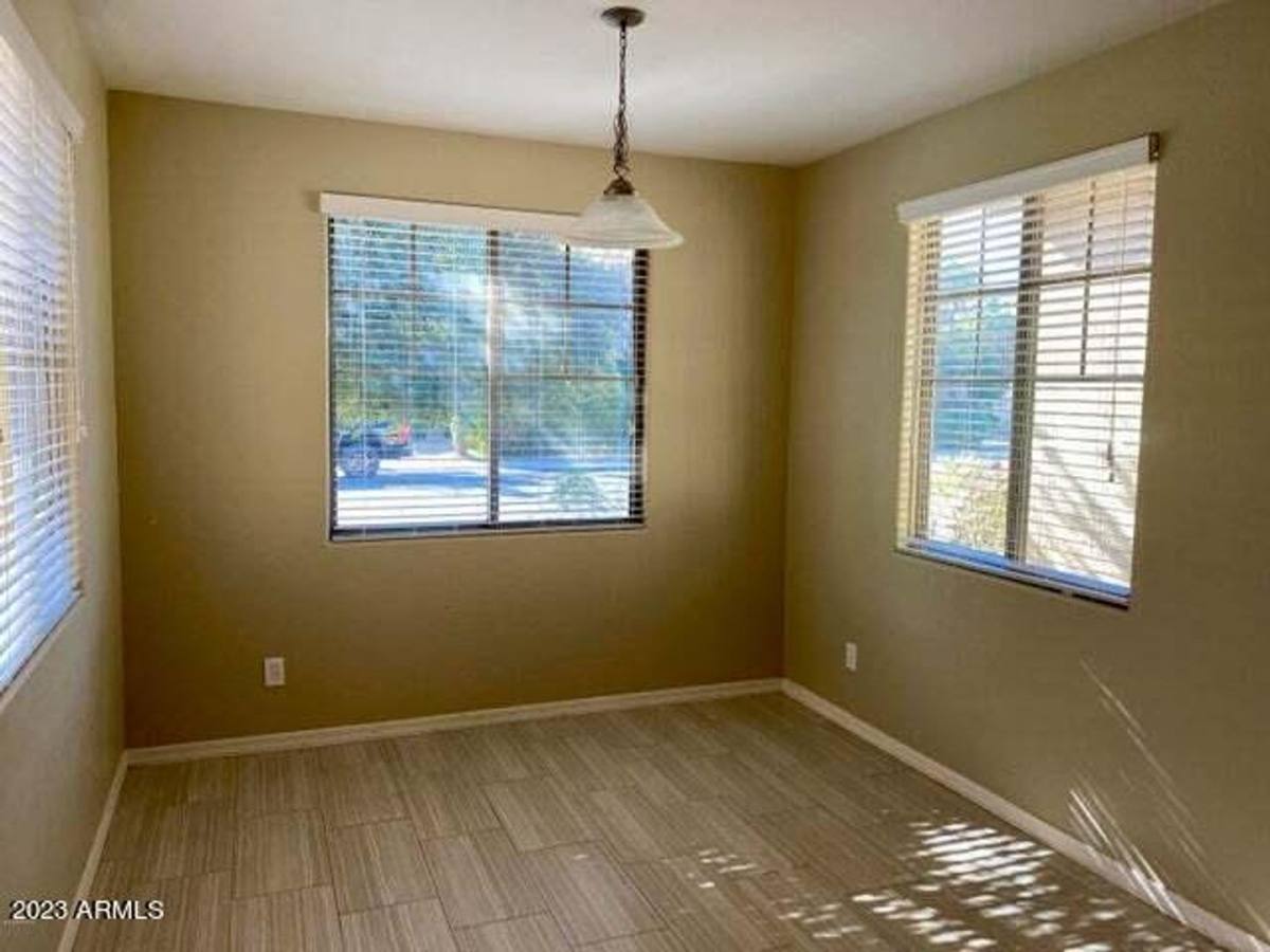 House for rent at 654 W Desert Mountain Dr, San Tan Valley, AZ 85143
