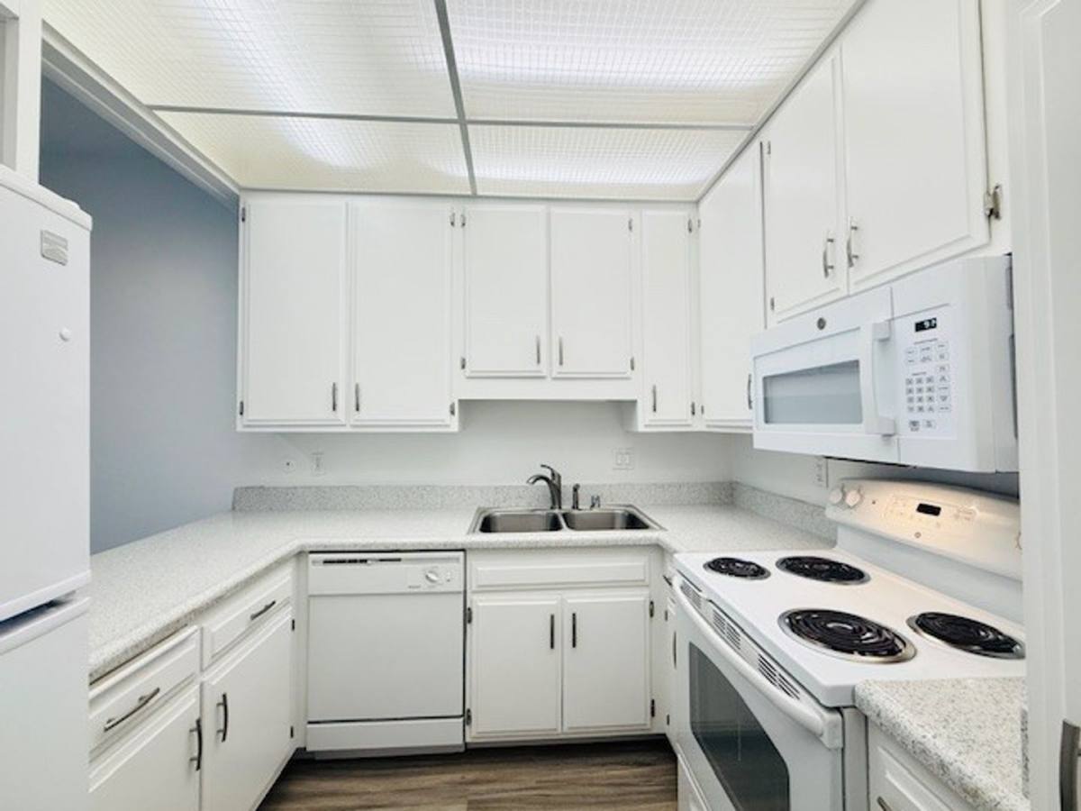Apartment for rent at 2300 Front St, San Diego, CA 92101