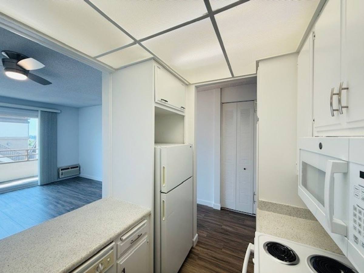 2300 Front St, San Diego, CA 92101 - Apartment for Rent - Image 6