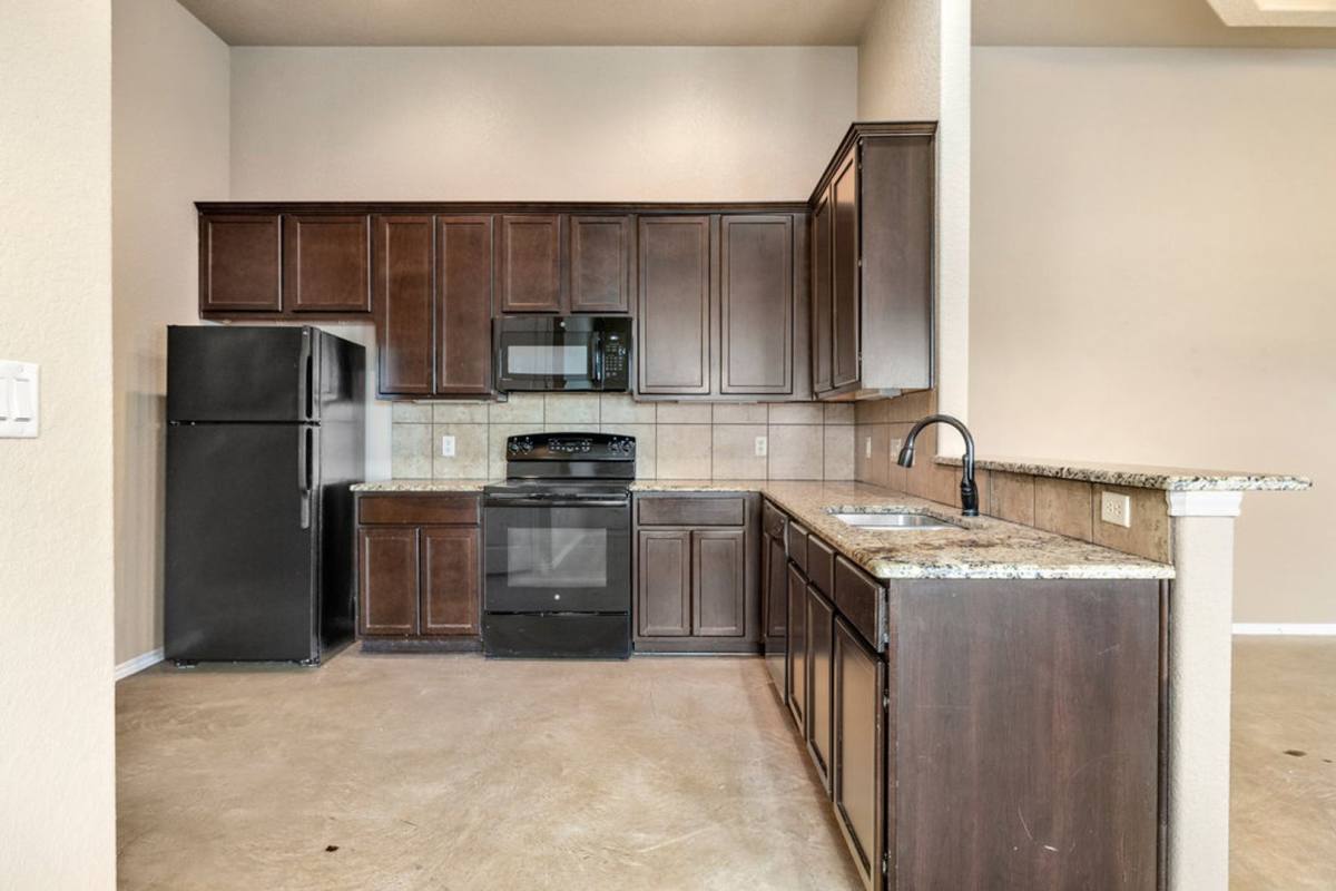 Townhouse for rent at 216 Stone Gate Dr, New Braunfels, TX 78130
