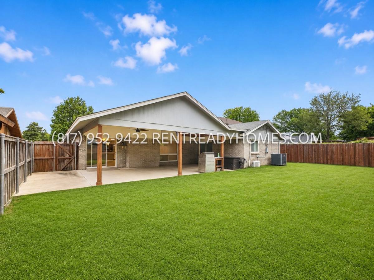 House for rent at 12372 High Meadow Dr, Dallas, TX 75234