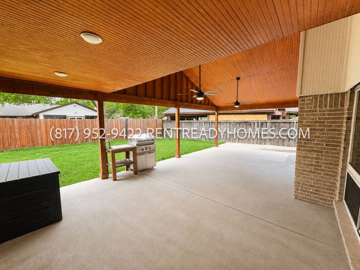 House for rent at 12372 High Meadow Dr, Dallas, TX 75234