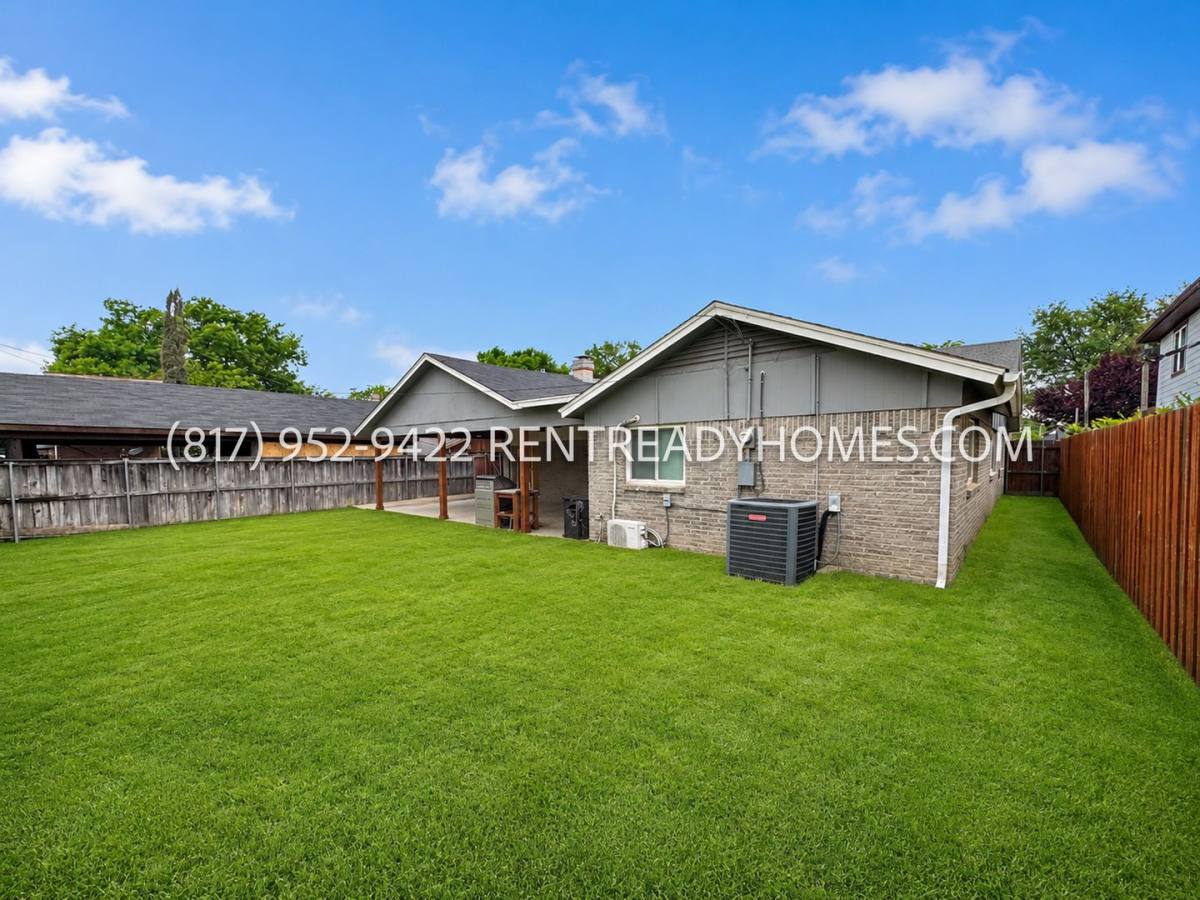 House for rent at 12372 High Meadow Dr, Dallas, TX 75234