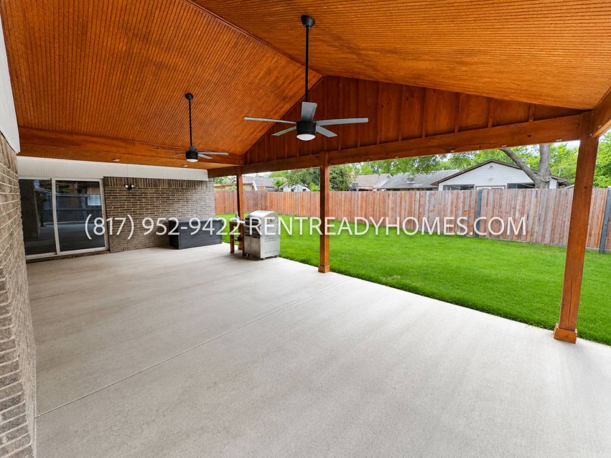 House for rent at 12372 High Meadow Dr, Dallas, TX 75234
