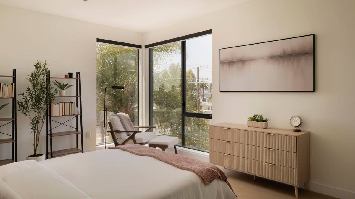 Apartment for rent at 806 N Edinburgh Ave, Los Angeles, CA 90046