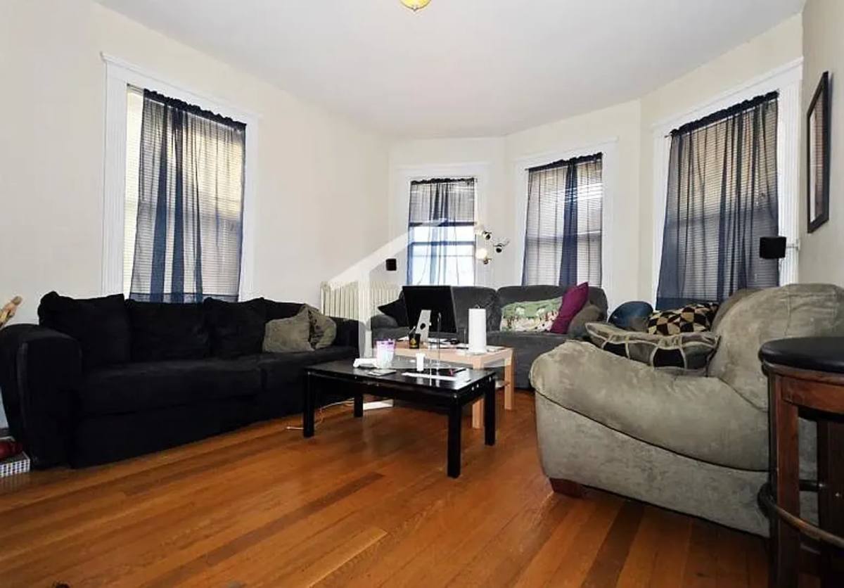 House for rent at 29 Mapleton St #1, Brighton, MA 02135