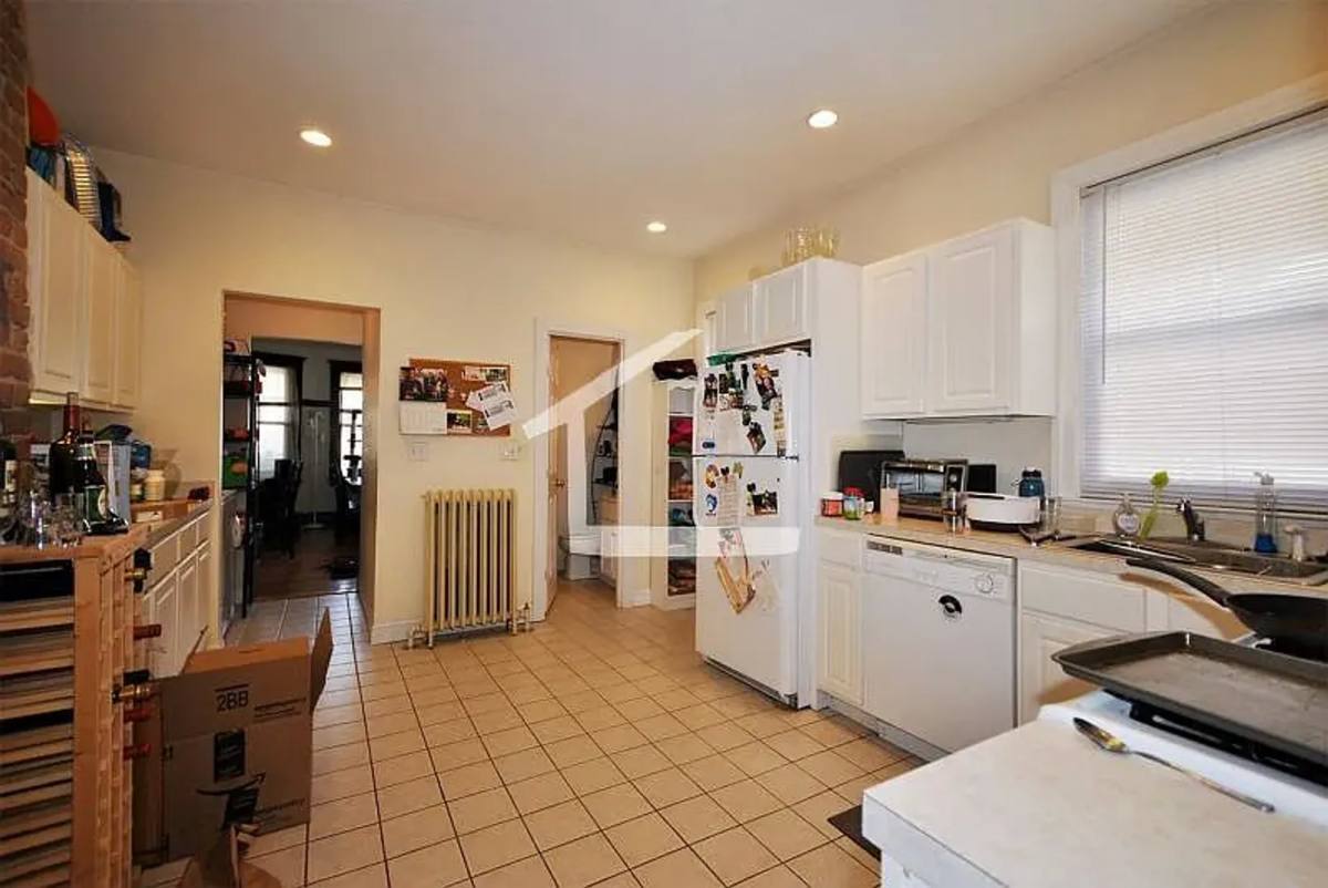 House for rent at 29 Mapleton St #1, Brighton, MA 02135