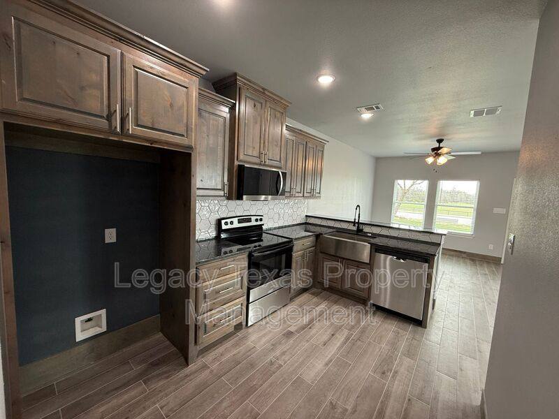 Apartment for rent at 910 Fuller #C, Cleburne, TX 76031