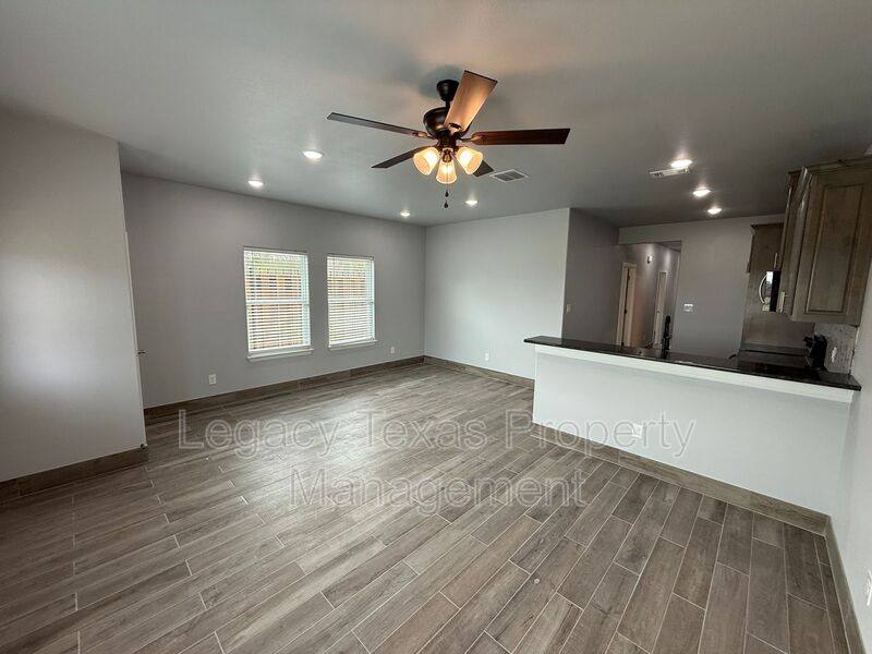 Apartment for rent at 910 Fuller #C, Cleburne, TX 76031