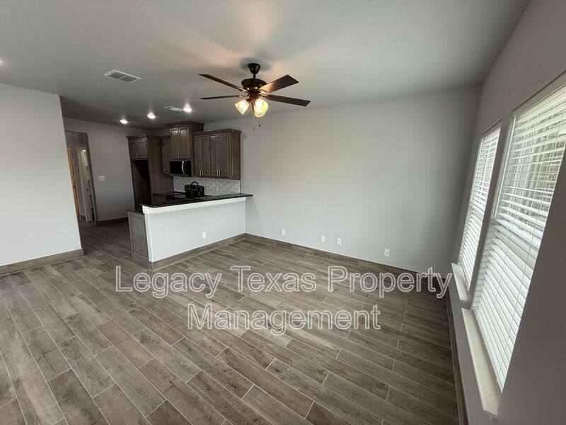 Apartment for rent at 910 Fuller #C, Cleburne, TX 76031