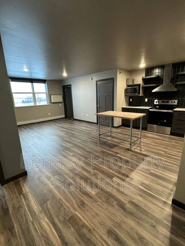 Apartment for rent at 226 E Greenfield Lane, Bismarck, ND 58503