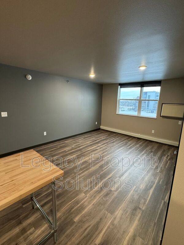 Apartment for rent at 226 E Greenfield Lane, Bismarck, ND 58503