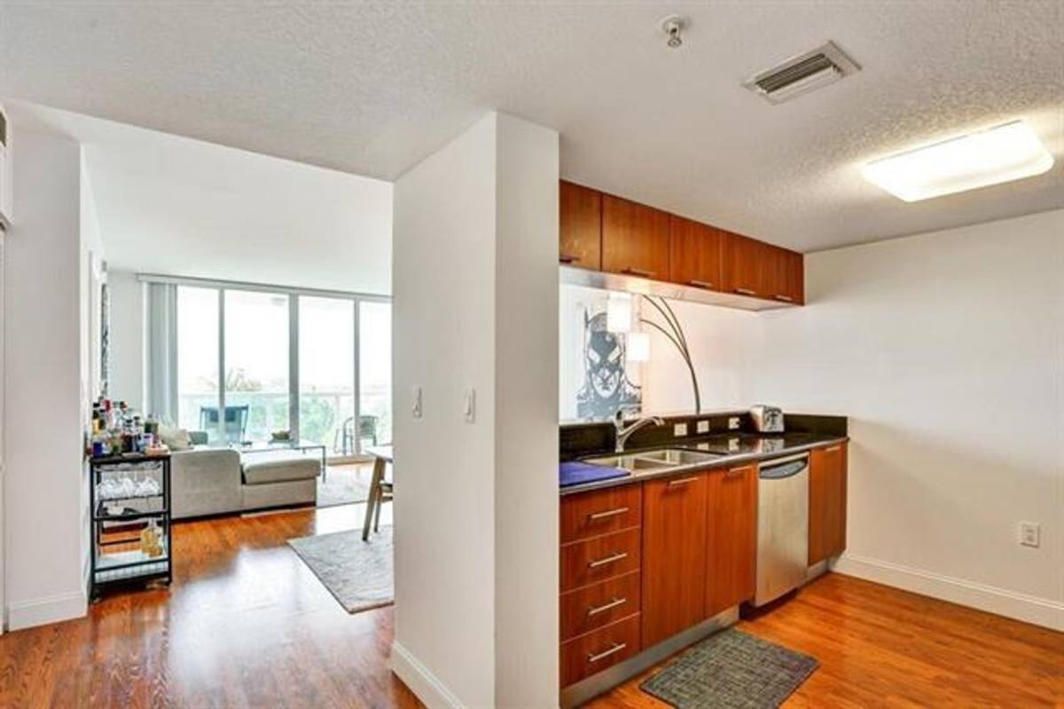 Apartment for rent at 1800 N Bayshore Dr, Miami, FL 33132
