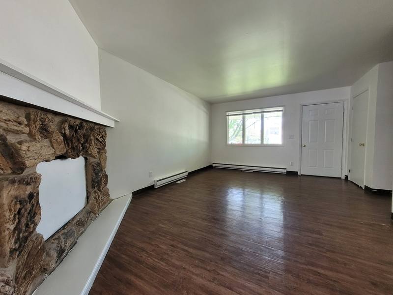 Apartment for rent at 1113 Geneva Rd #2, Menasha, WI 54952