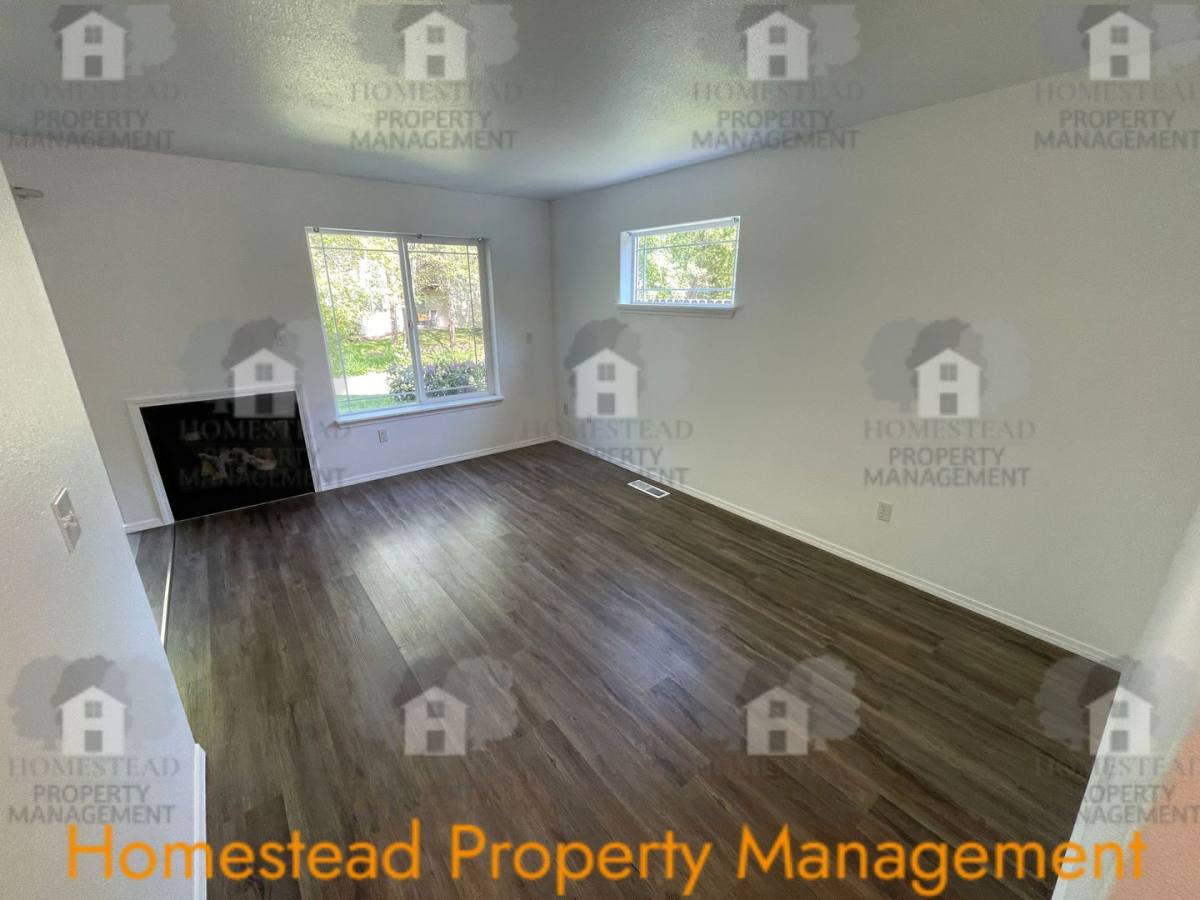 Apartment for rent at 1408-1410 Falcon Loop, Independence, OR 97351