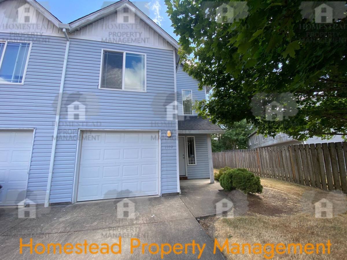 Apartment for rent at 1408-1410 Falcon Loop, Independence, OR 97351