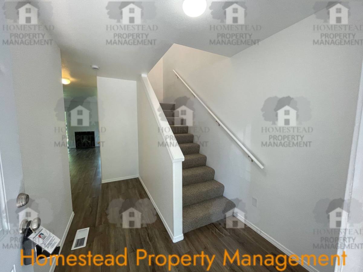 Apartment for rent at 1408-1410 Falcon Loop, Independence, OR 97351