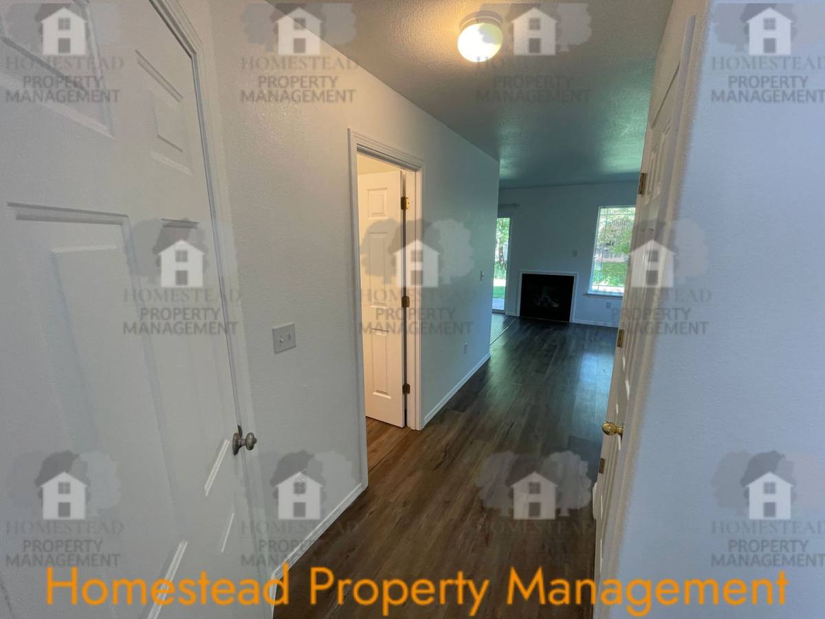 Apartment for rent at 1408-1410 Falcon Loop, Independence, OR 97351