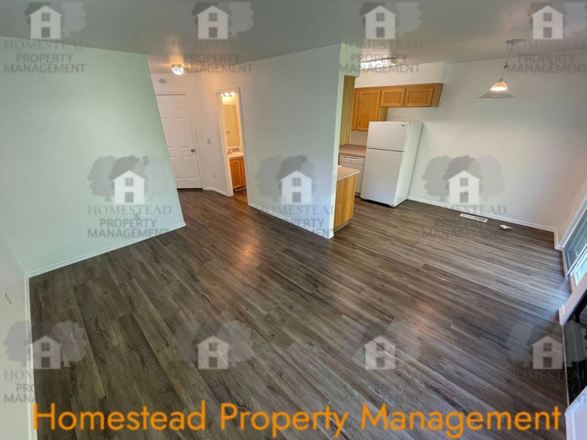Apartment for rent at 1408-1410 Falcon Loop, Independence, OR 97351